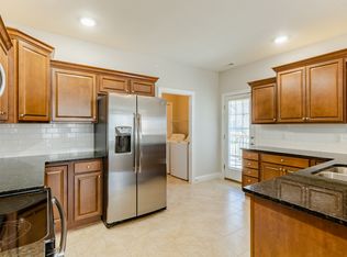 2 Saint Ivans Cir #10-200, Bloomington, IL