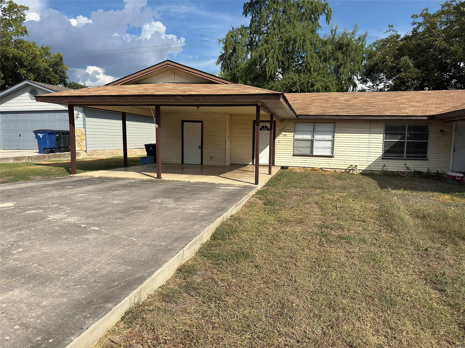 2 bed, 1.0 bath, 861 sqft, $1,300 — Photo 3