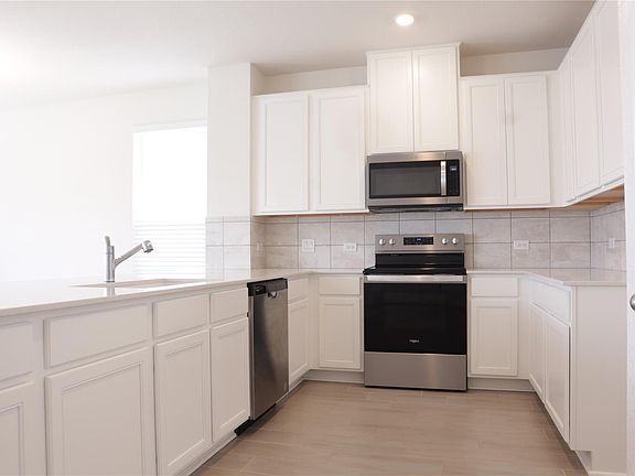 3rd image of 8111 Marigny Way
