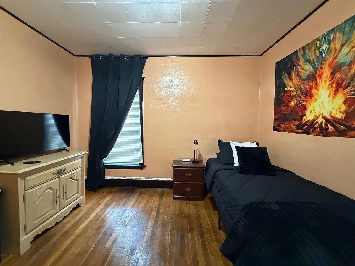 Bedroom 1 - Westropp Ave