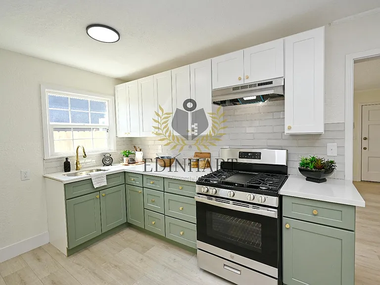 1584 N Carruth Ave #A — Photo 10