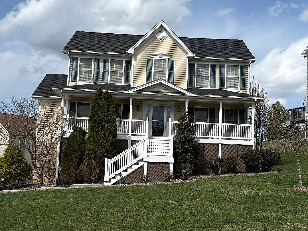 3 bed, 2149 sqft, $2,900 — Photo 3