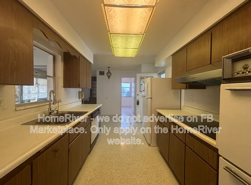 3 bed, 2.0 bath, 1879 sqft, $1,695 — Photo 2