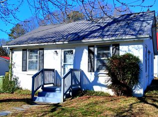 809 W Osborn Rd, Farmville, VA 23901