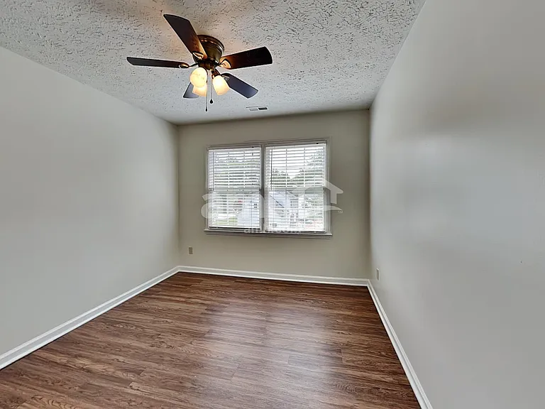 210 Wood Valley Ct — Photo 19