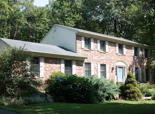 11 Jaindl Rd, Mertztown, PA 19539