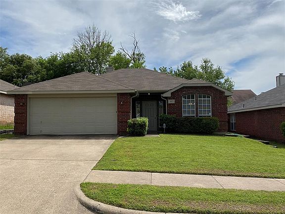 2nd image of 1113 Parker Ct