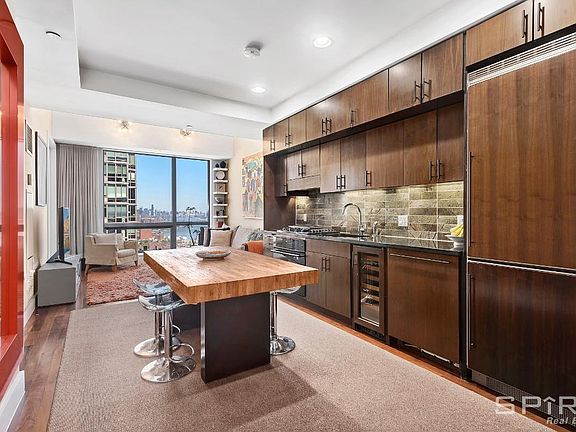 3rd image of 150 Myrtle Ave 3202 #3202