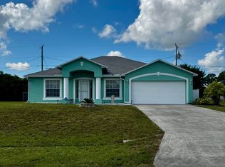 484 SW Columbus Dr, Port Saint Lucie, FL 34953