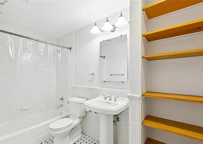 6204 S Rocheblave St #B — Photo 11