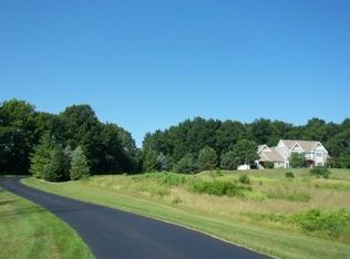 7129 Glacier Dr, West Bend, WI 53090