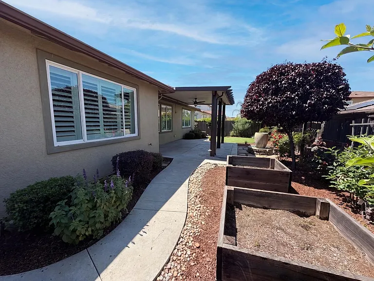 3935 Deergrass Cir — Photo 13