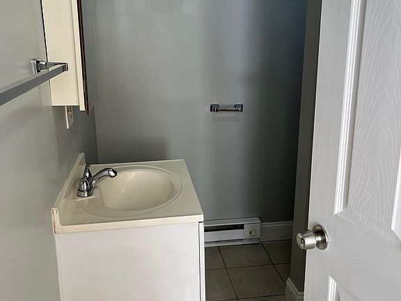 5th image of 590 Charles St #3