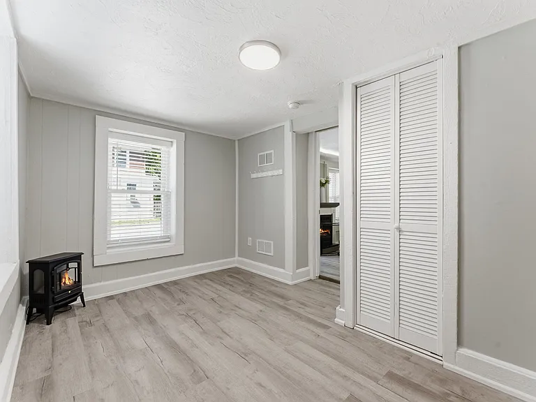 9 Hunters Rd #B — Photo 7