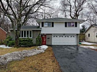 13 Nicholas Dr, Albany, NY 12205