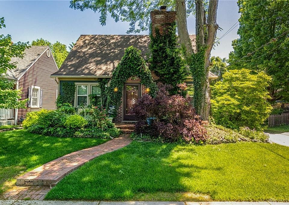 1st image of 3088 Hillside Ave
