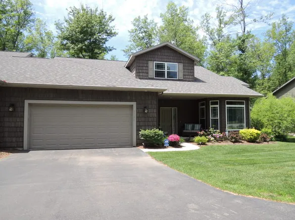 9384 The Woodlands Trl, Portage, MI 49002