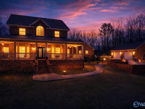 343 Hill St, Rainbow City, AL 35906