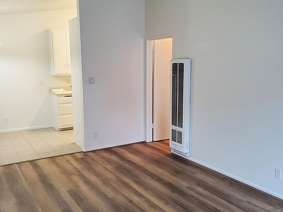 5th image of 762 Sidonia Ave