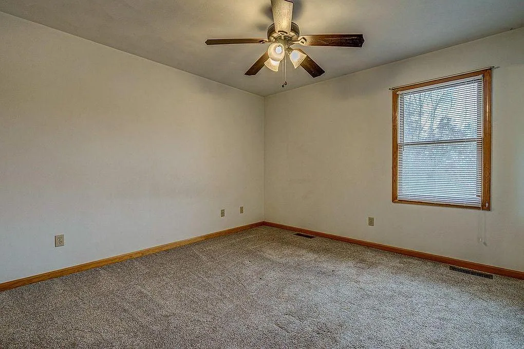 4209 Hillbrook Cir — Photo 2