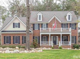 25 Chaucer Ct W, Zebulon, NC 27597