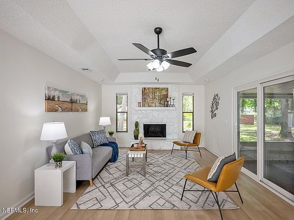 3rd image of 15443 CAPE Drive S