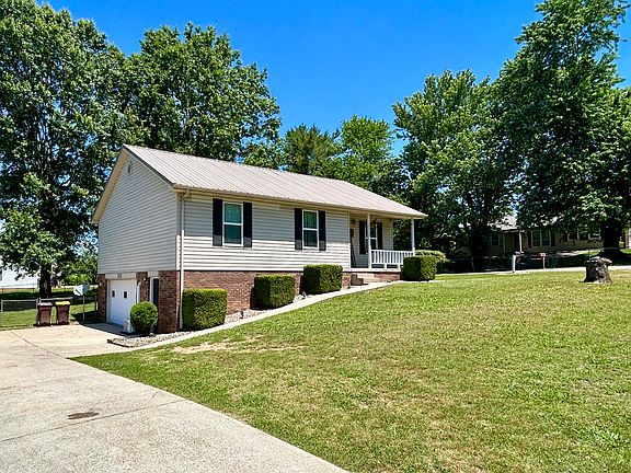 3rd image of 112 Oakdale Dr