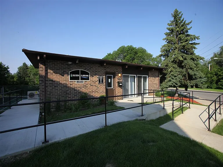 Lisle Station Apartments — Photo 34