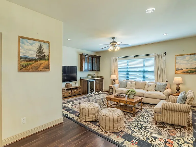 7565 Rawlins Ln — Photo 40