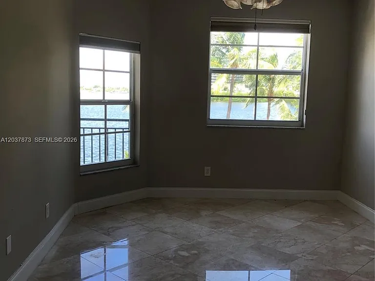 3255 NE 184th St #12303 — Photo 15