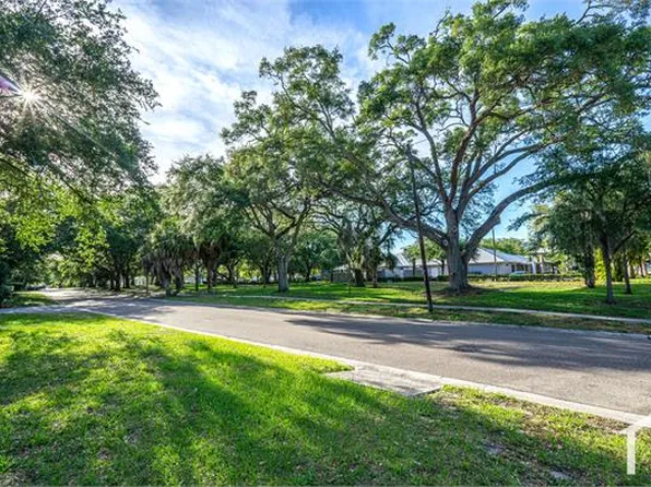 3864 7th Ave N, Saint Petersburg, FL 33713