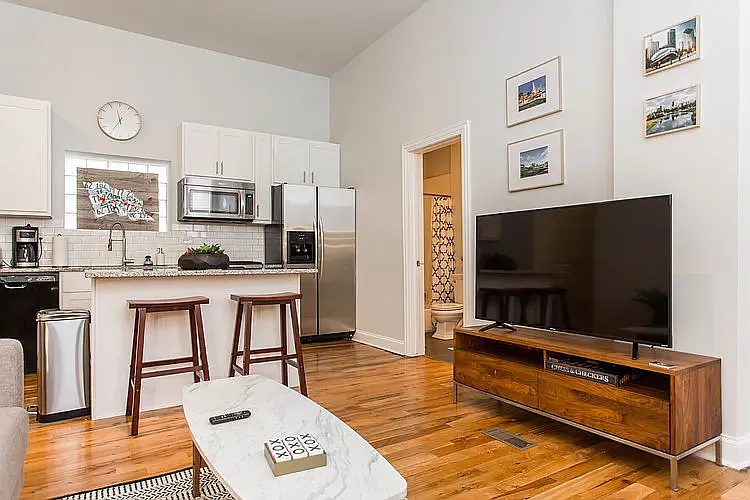 3734 W Diversey — Photo 10