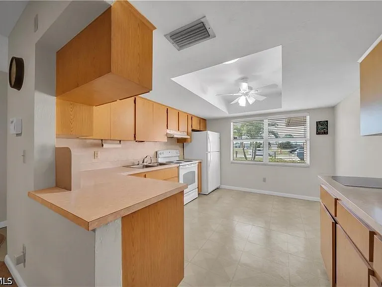836 SW Trafalgar Pkwy #A — Photo 5