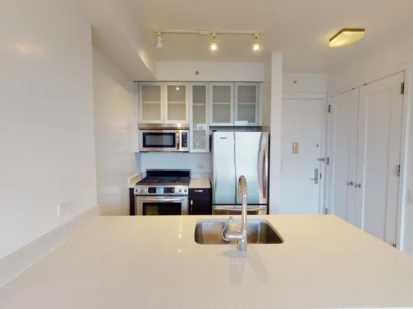 808 Columbus Avenue image 2 of 9