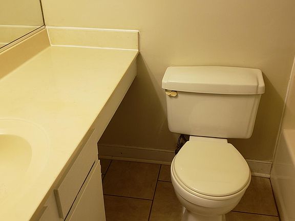 5th image of 10 S 14th St APT 404