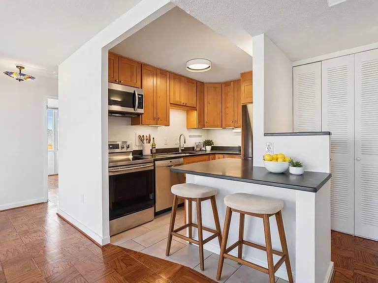 1301 Delaware Ave SW #N807 — Photo 4