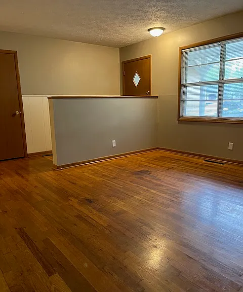 2545 S Nettleton Ave — Photo 4