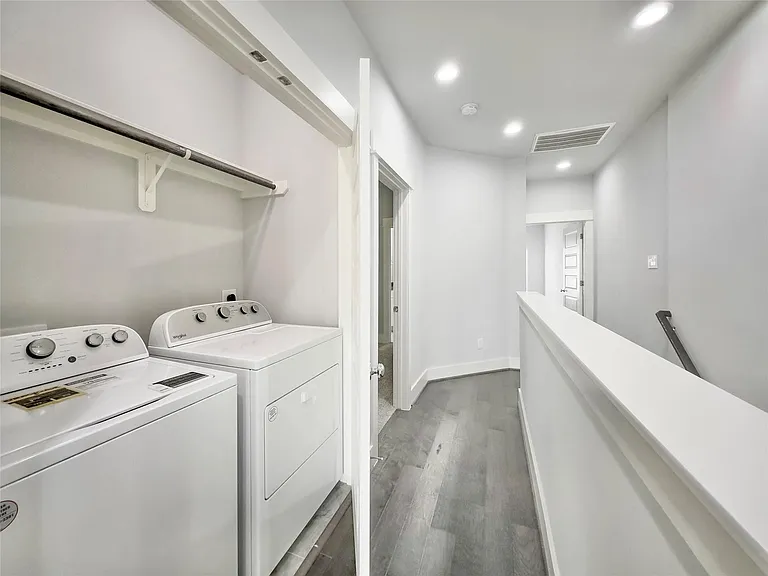 1602 Westside Gardens Ln — Photo 24