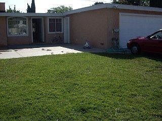Beautiful home near lots of neighborhood ammenities!
