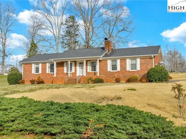 376 Northwood Hills Road, North Wilkesboro, NC 28659