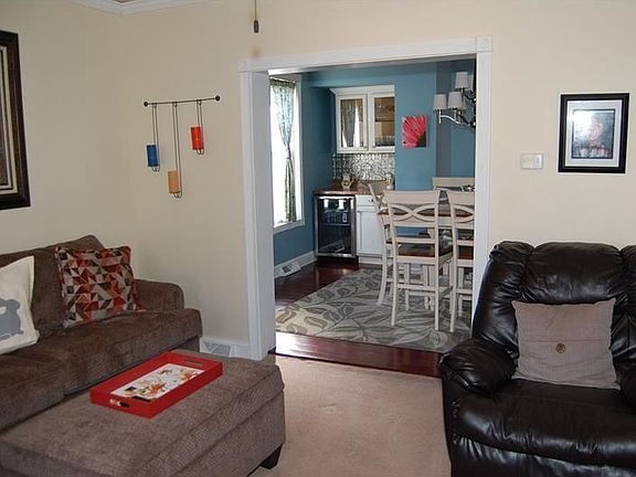 4th image of 1105 Raymond Ave