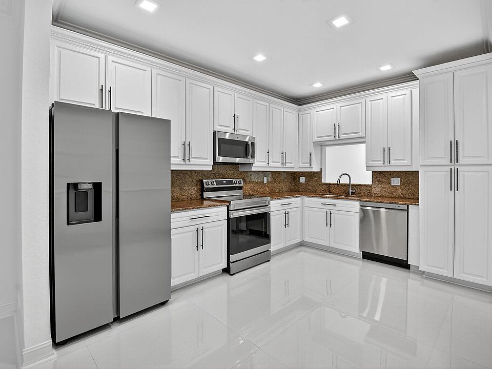 1st image of 16081 Poppyseed Cir #16081