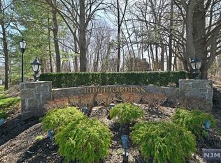 3401 Whittier Ct, Mahwah, NJ 07430