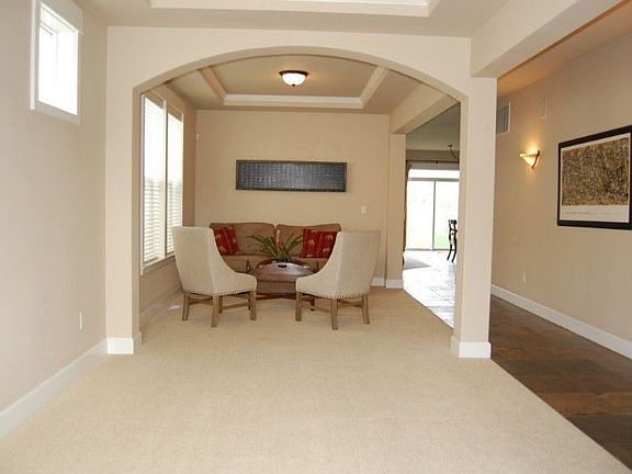 Sitting room off dinning room