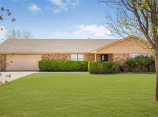 2350 Beverly Ln, Clinton, OK 73601