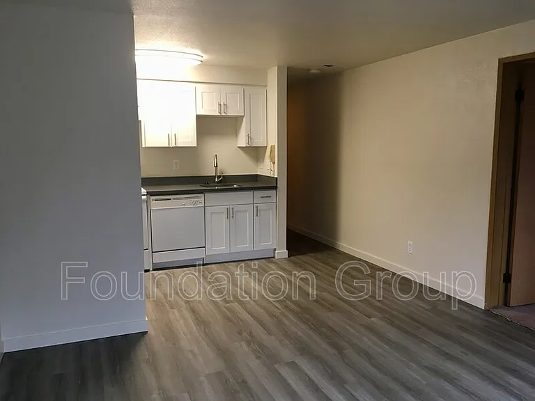 916 N 104th St #B-301 — Photo 7