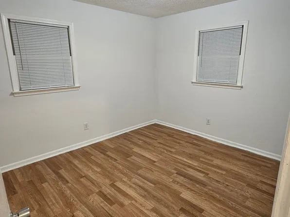 27 Pine Ridge Ct, Cartersville, GA 30120