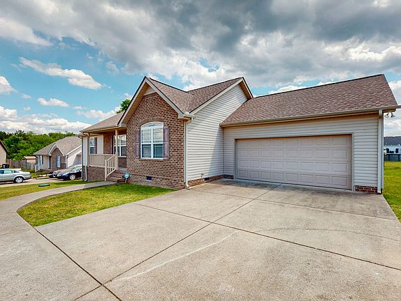 3rd image of 1009 Halverson Dr