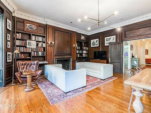 2nd image of 24 W 76th St #2
