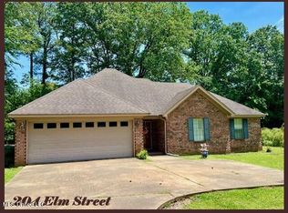 204 Elm Rd, Batesville, MS 38606